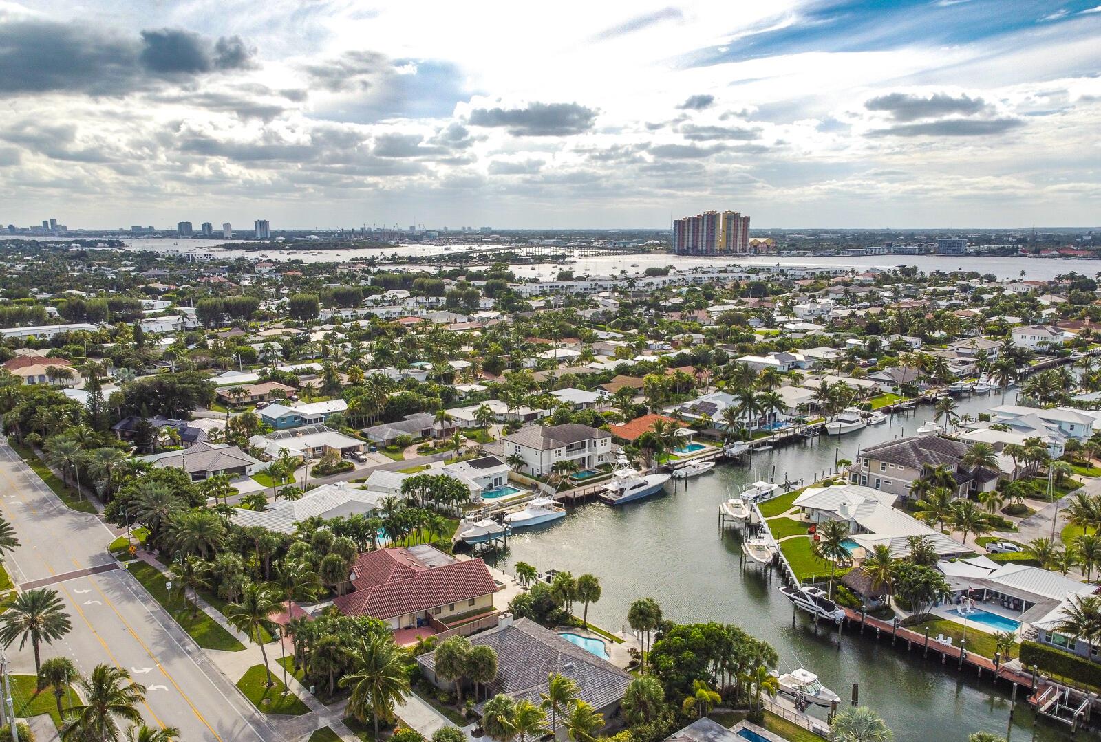 Yacht Harbor Manor - Residential