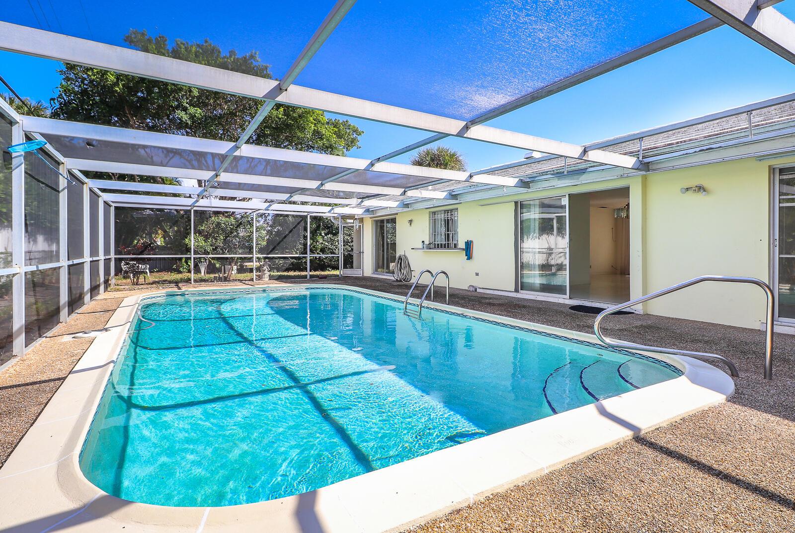 Yacht Harbor Manor - Residential