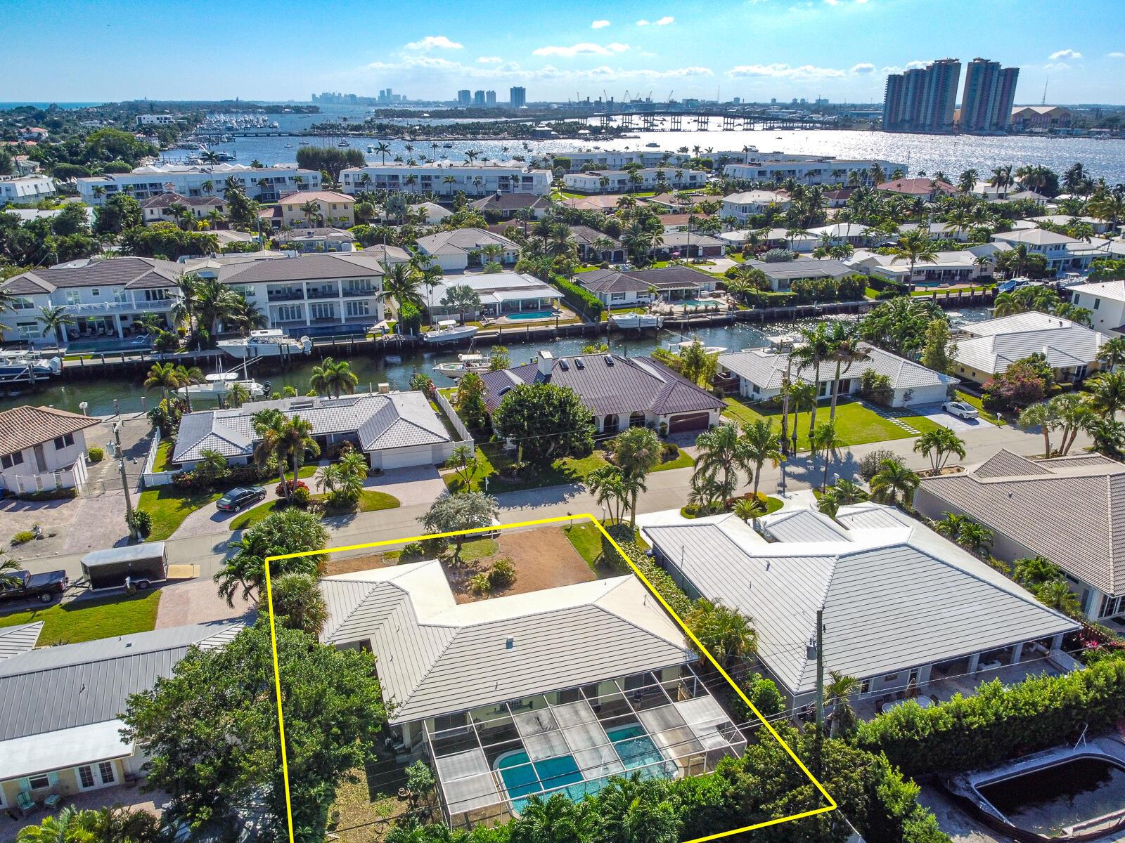 Yacht Harbor Manor - Residential