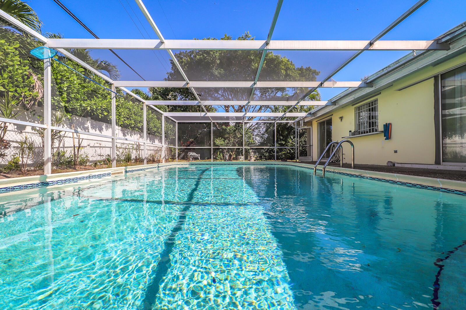 Yacht Harbor Manor - Residential