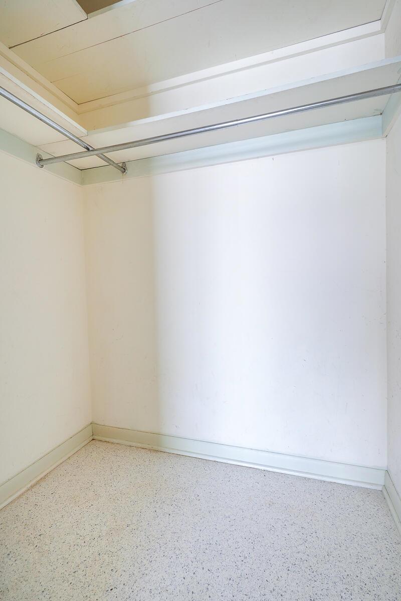 Yacht Harbor Manor - Residential