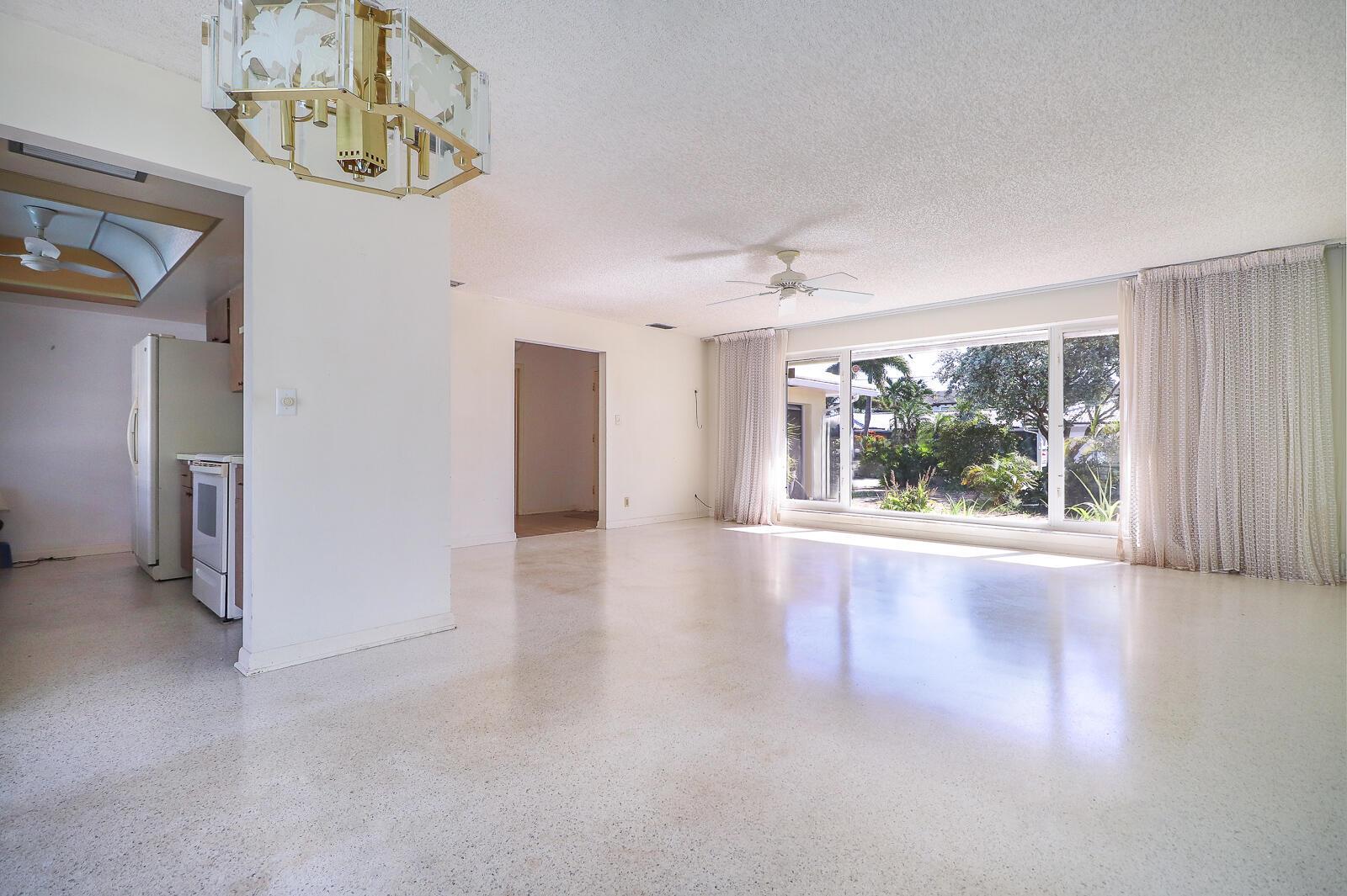 Yacht Harbor Manor - Residential