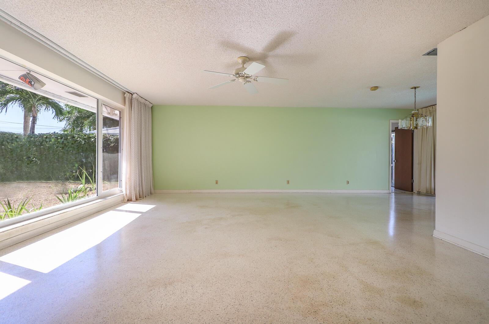 Yacht Harbor Manor - Residential