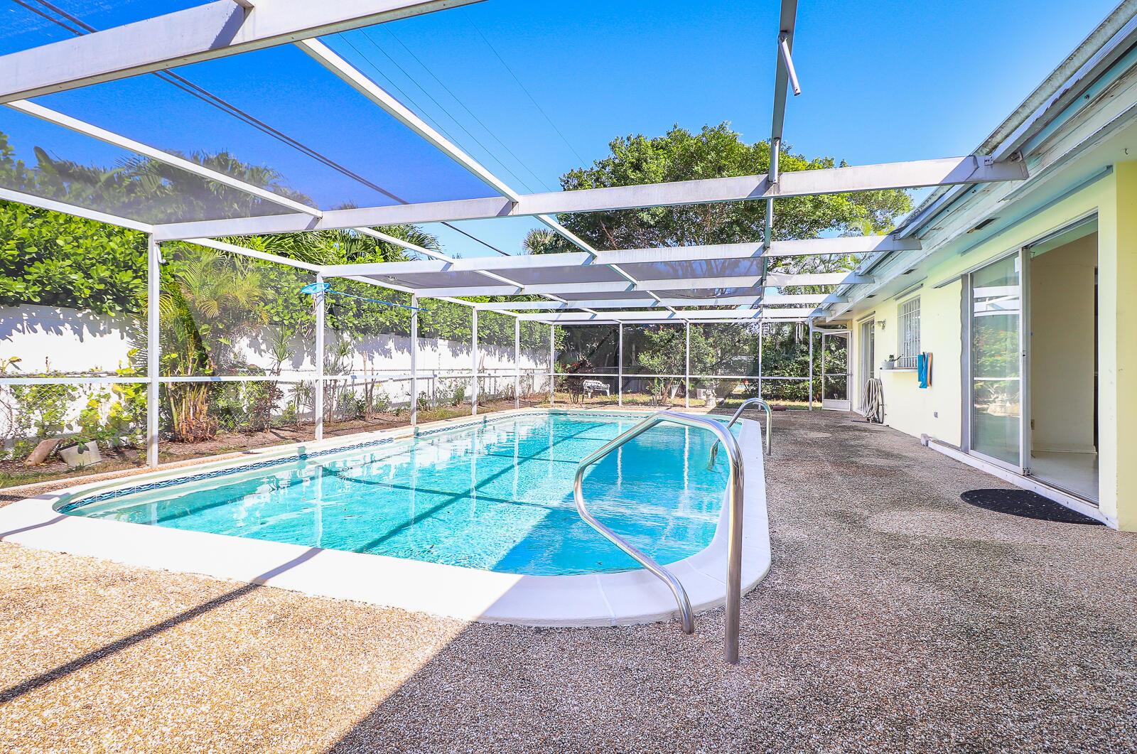 Yacht Harbor Manor - Residential