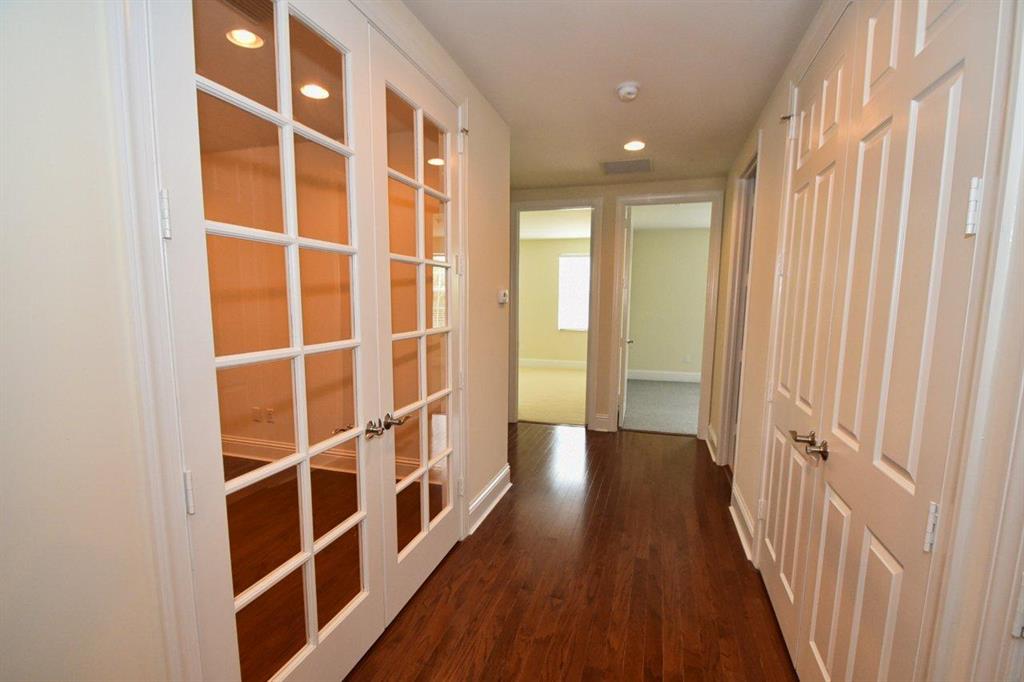 Mariner Court Condo - Residential