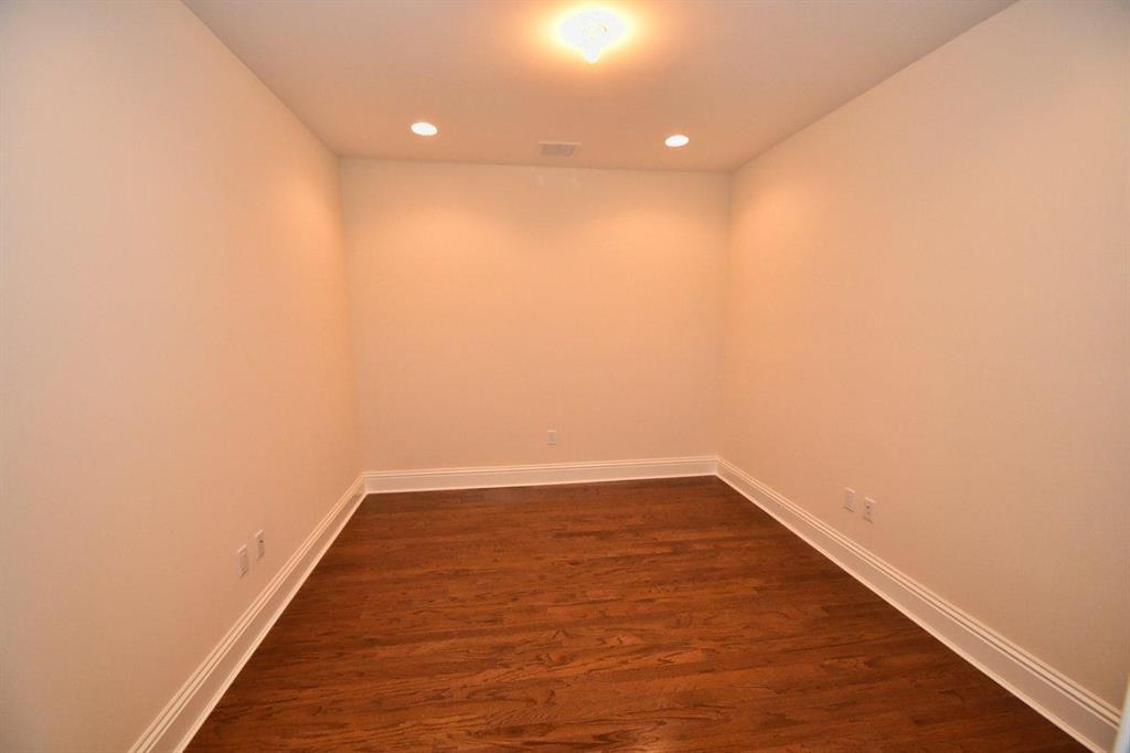 Mariner Court Condo - Residential