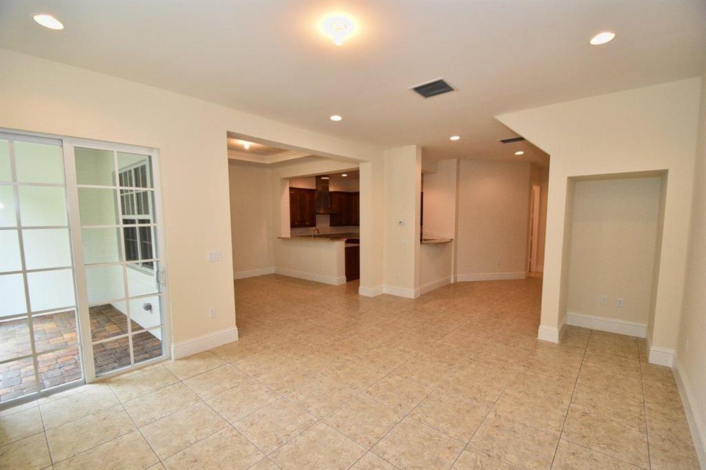 Mariner Court Condo - Residential