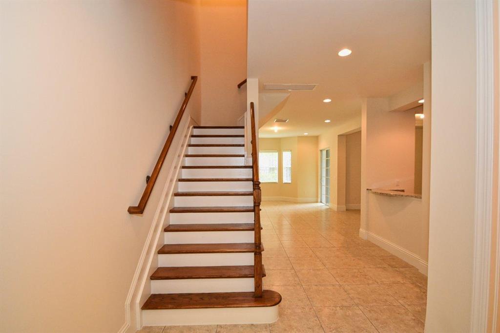 Mariner Court Condo - Residential