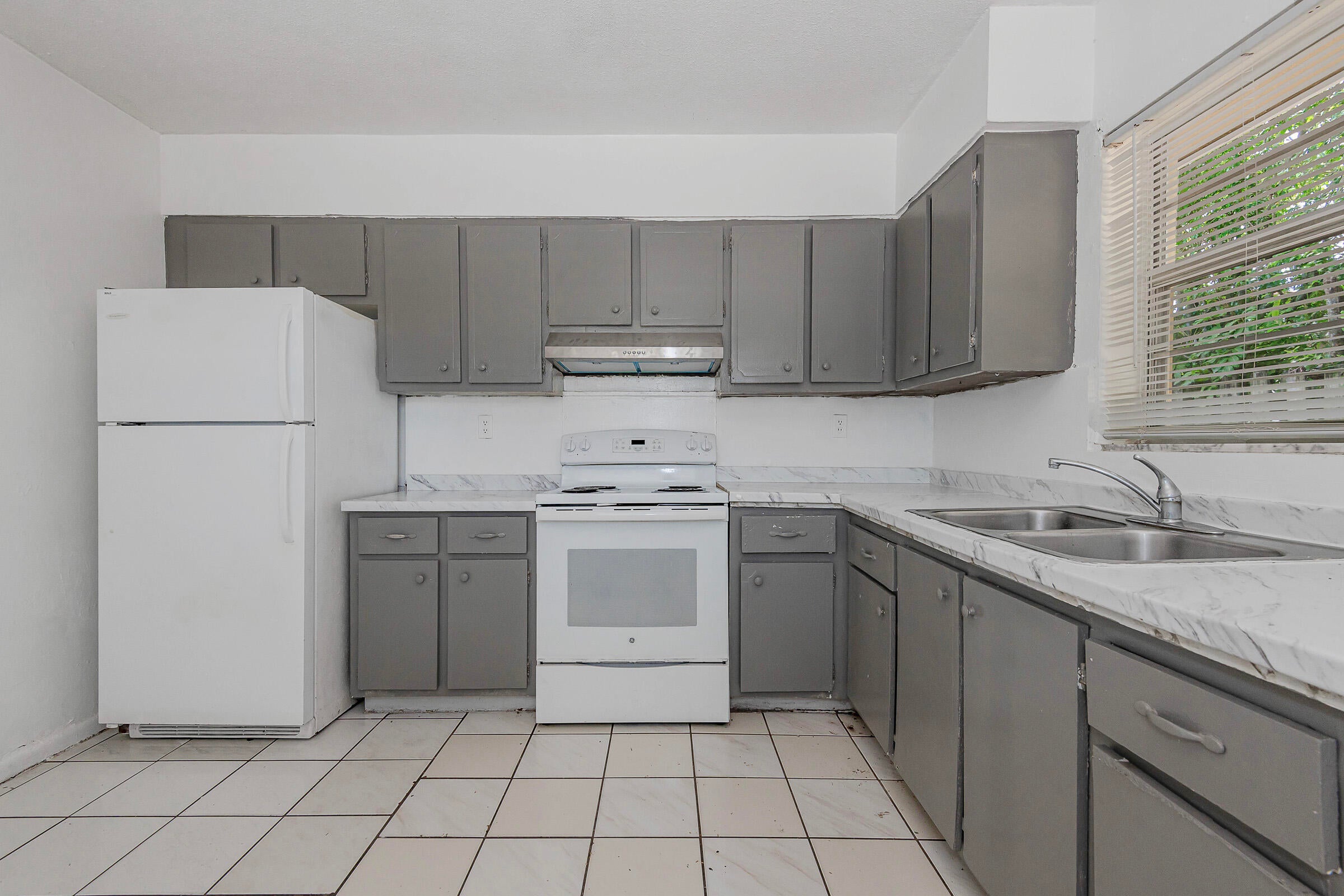 1911 SW 4TH Avenue 1-3