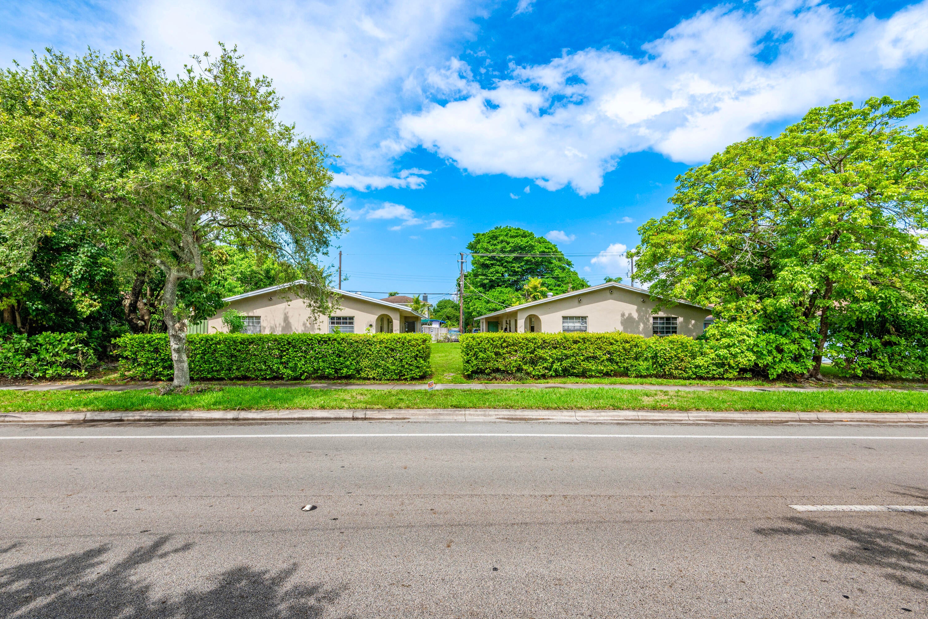 1911 SW 4TH Avenue 1-3