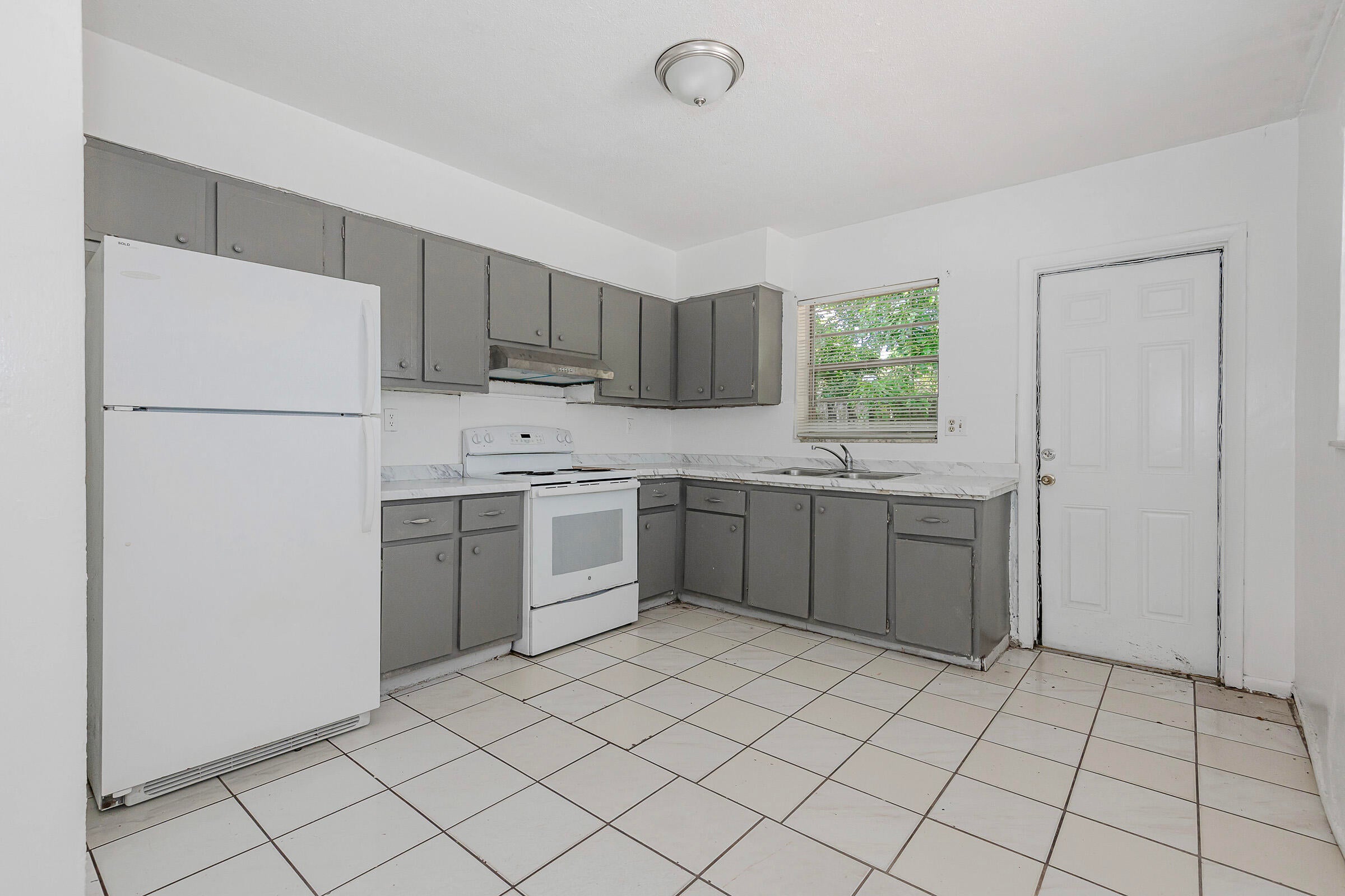 1911 SW 4TH Avenue 1-3