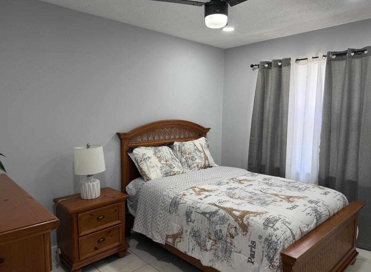 SOUTH SHORE 1 OF WELLINGTON - Residential Lease