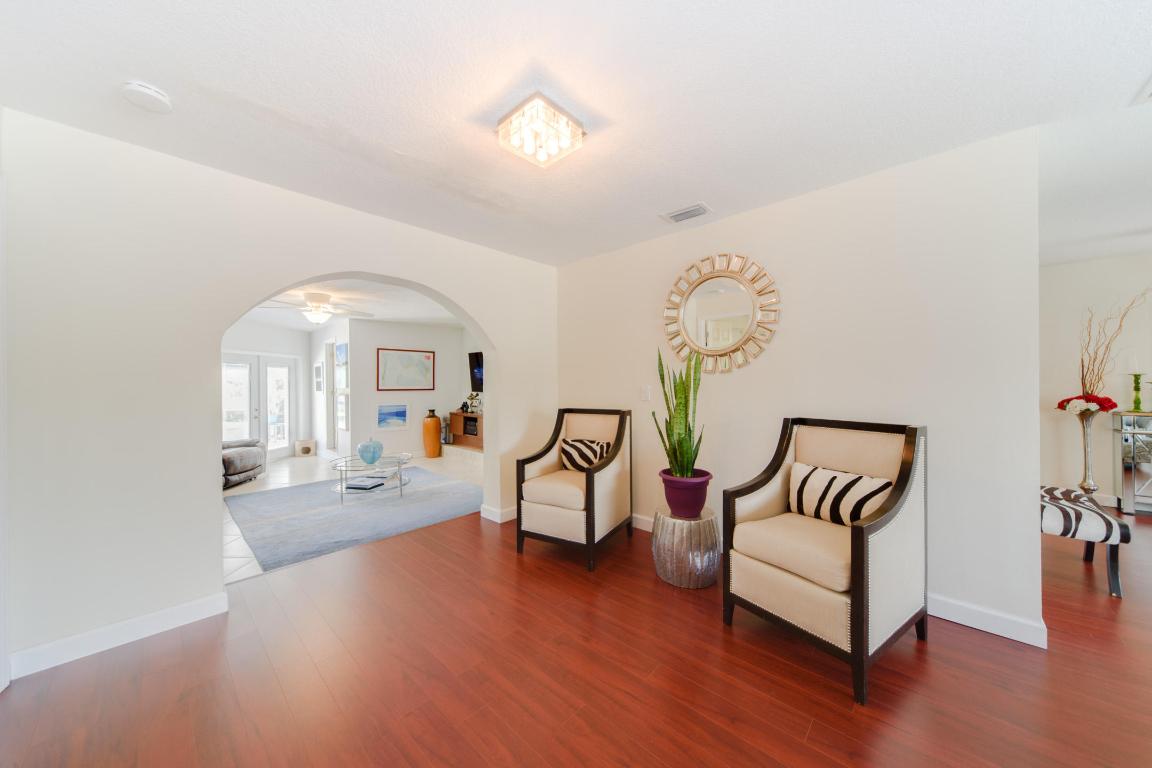 BOCA RATON SQUARE UNIT 19 - Residential Lease