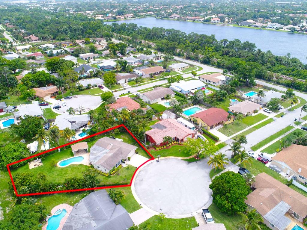 BOCA RATON SQUARE UNIT 19 - Residential Lease