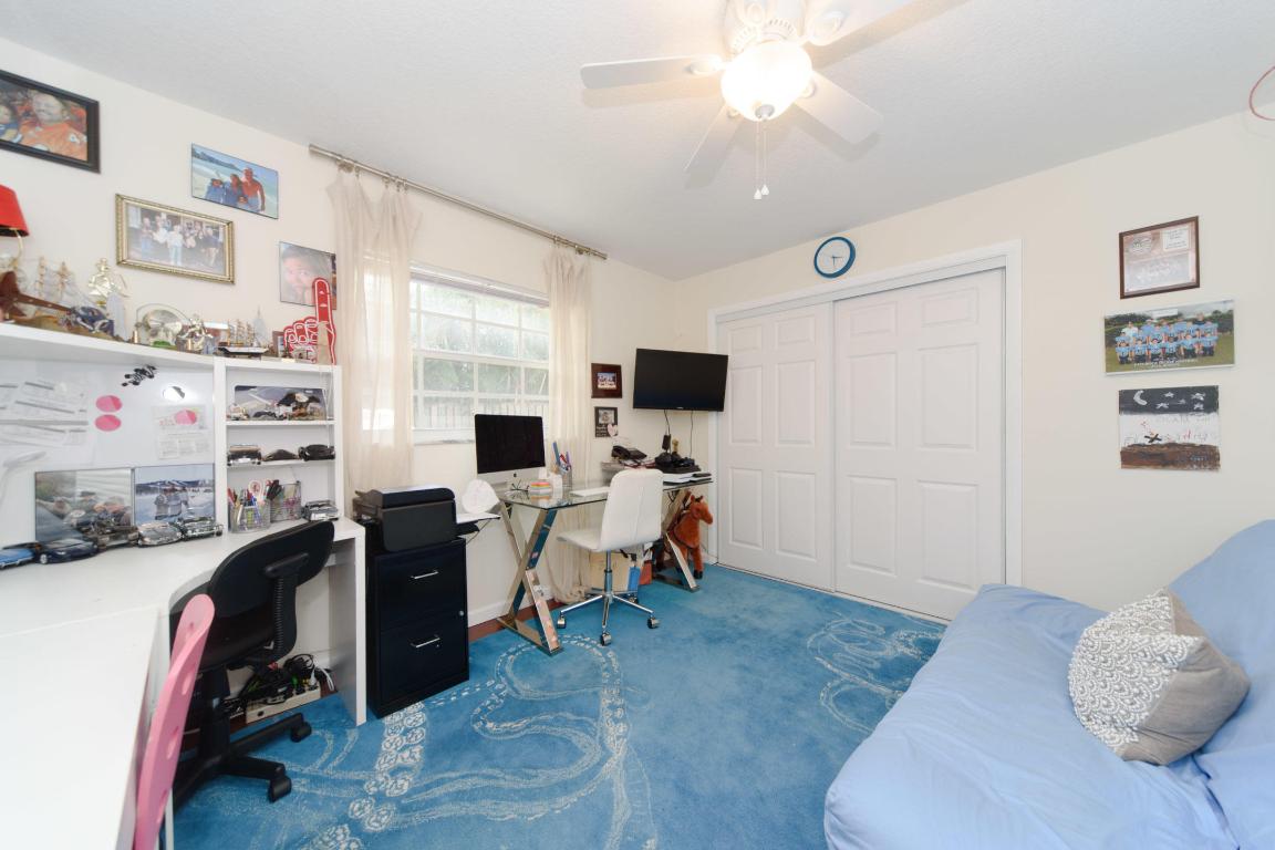 BOCA RATON SQUARE UNIT 19 - Residential Lease