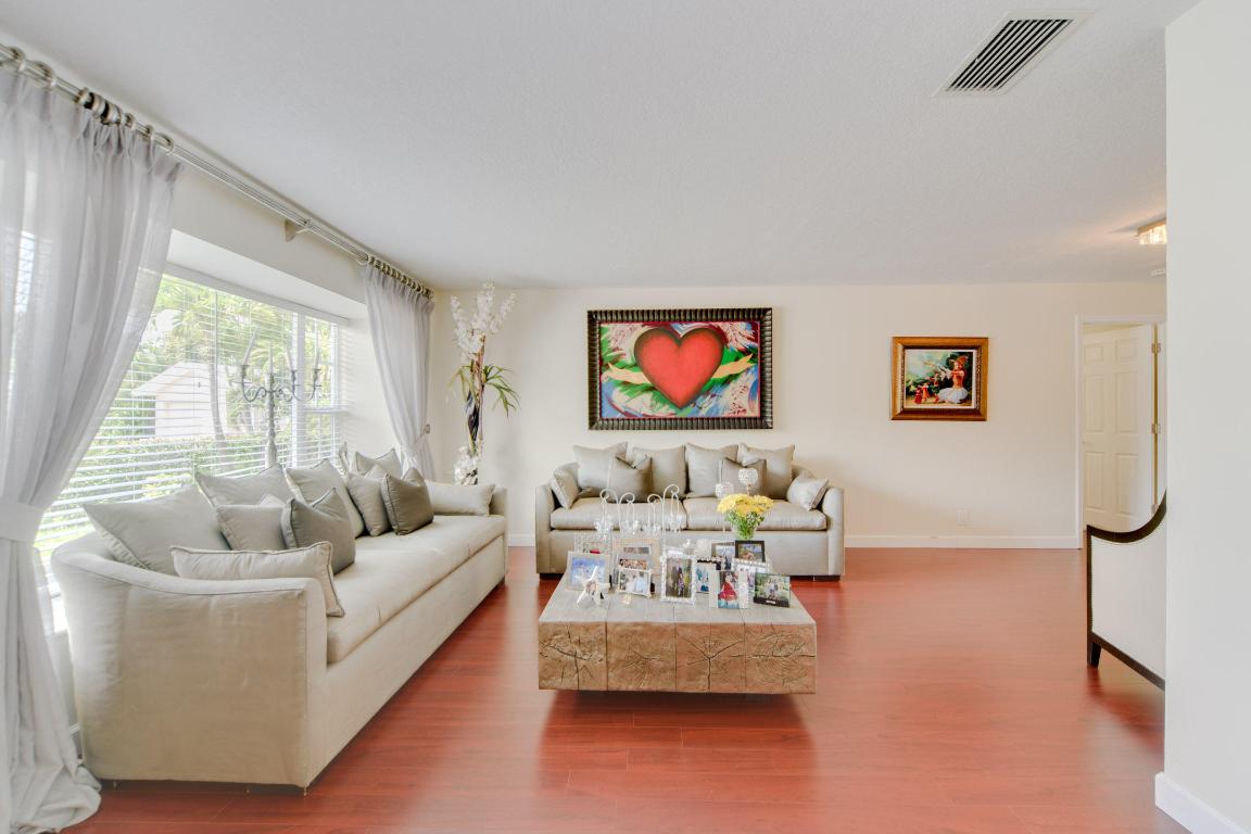 BOCA RATON SQUARE UNIT 19 - Residential Lease