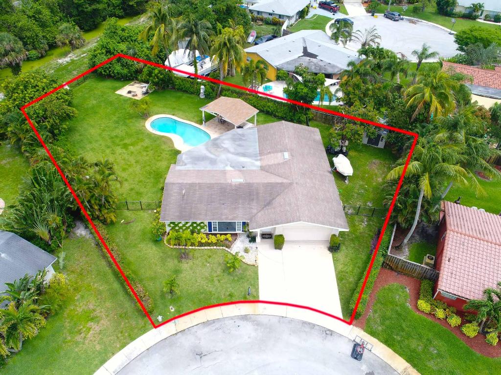 BOCA RATON SQUARE UNIT 19 - Residential Lease