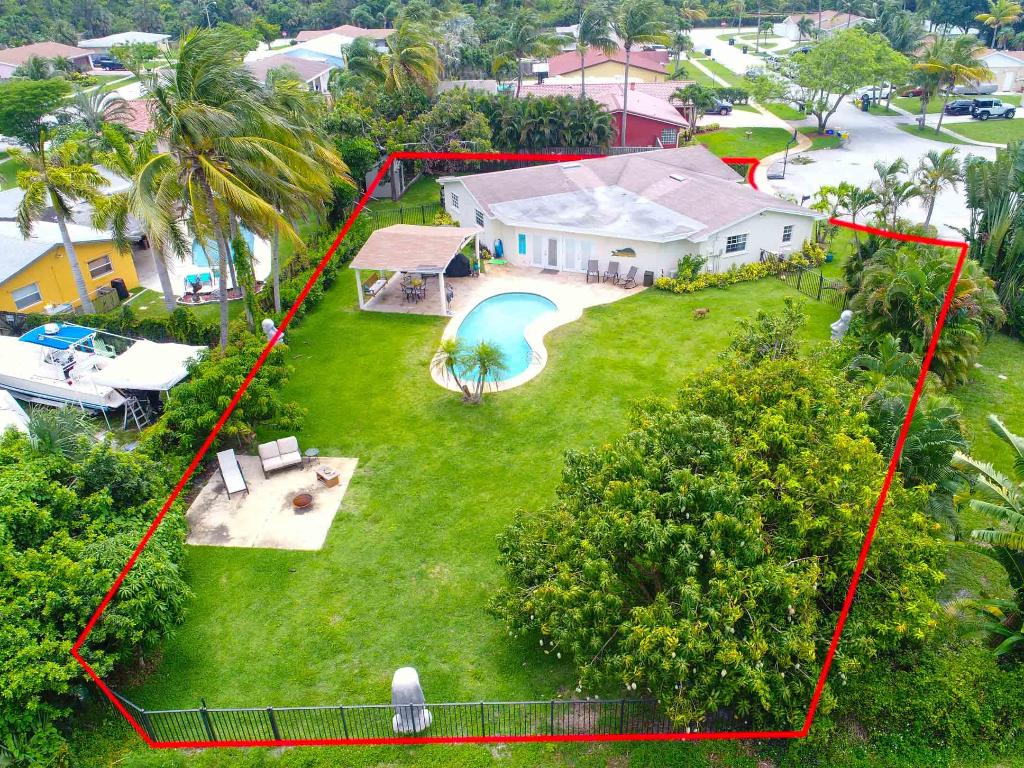 BOCA RATON SQUARE UNIT 19 - Residential Lease