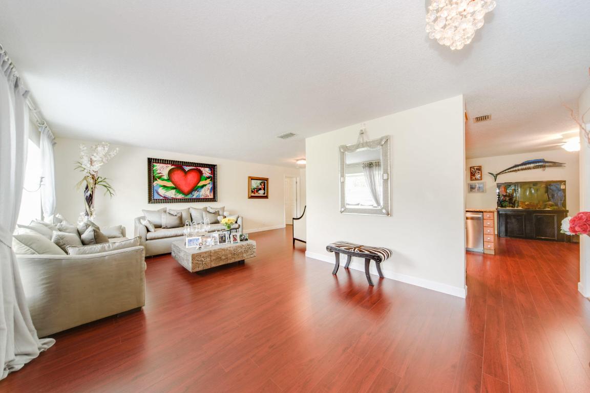 BOCA RATON SQUARE UNIT 19 - Residential Lease