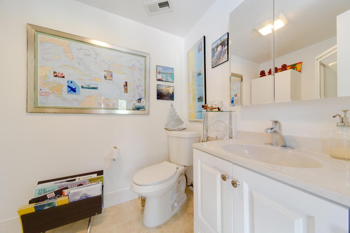 BOCA RATON SQUARE UNIT 19 - Residential Lease