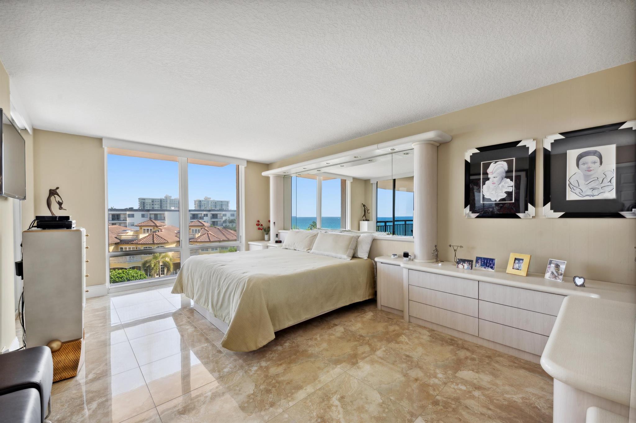 YACHT & RACQUET CLUB OF B - Residential