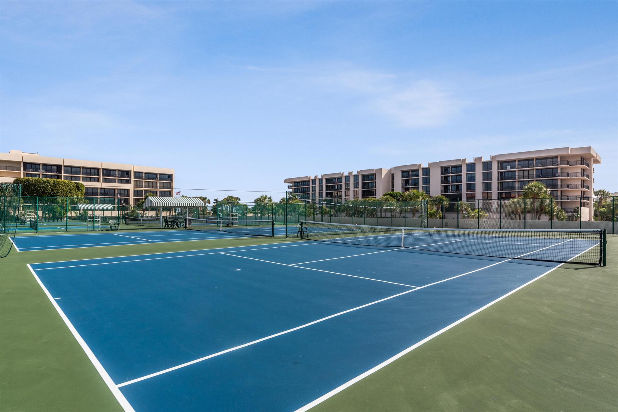 YACHT & RACQUET CLUB OF B - Residential