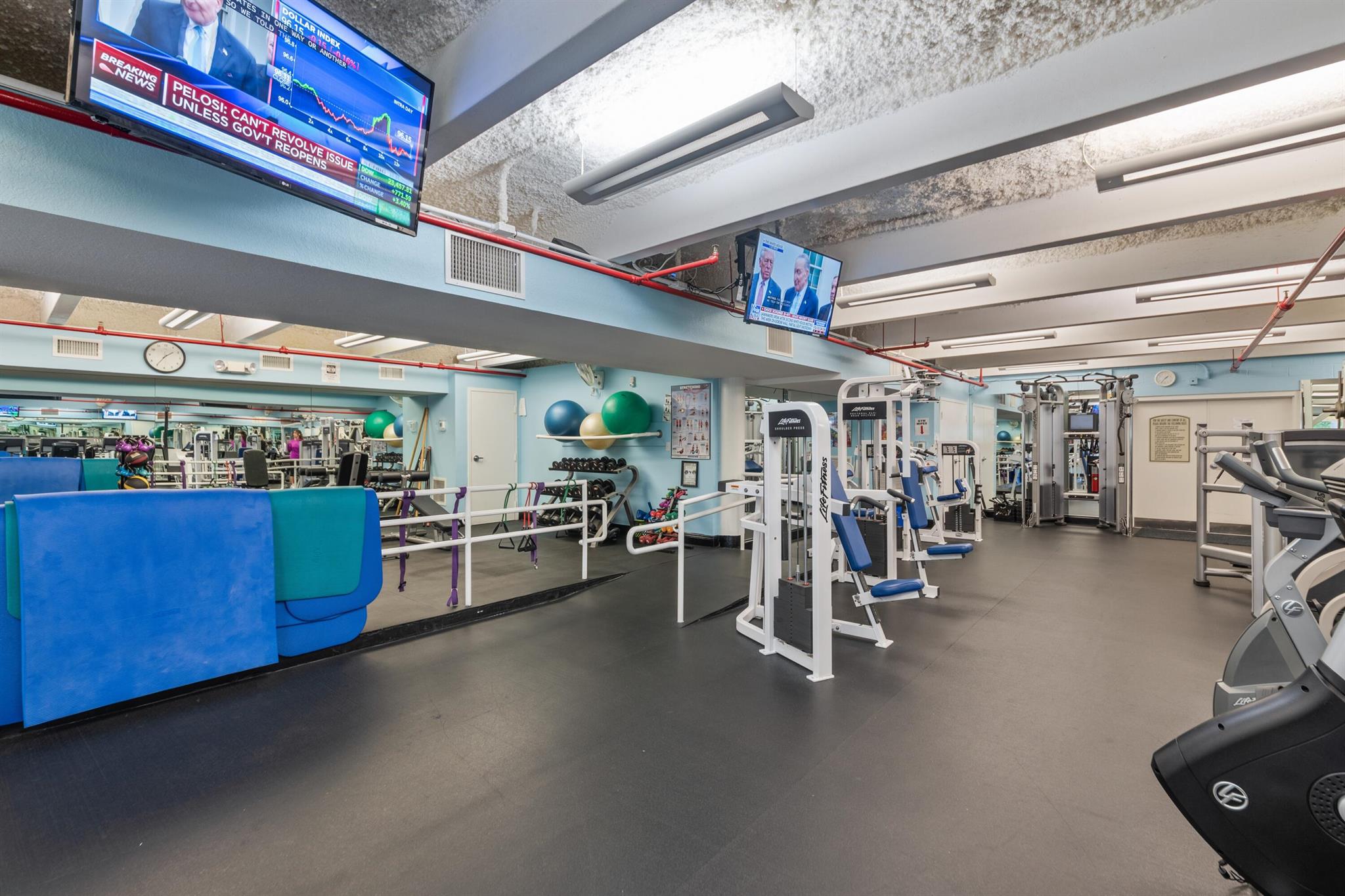 YACHT & RACQUET CLUB OF B - Residential