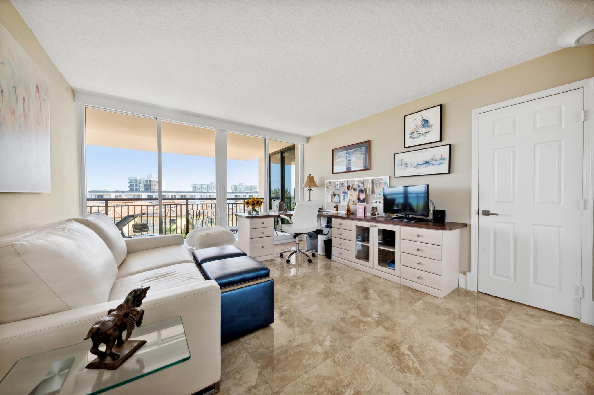 YACHT & RACQUET CLUB OF B - Residential