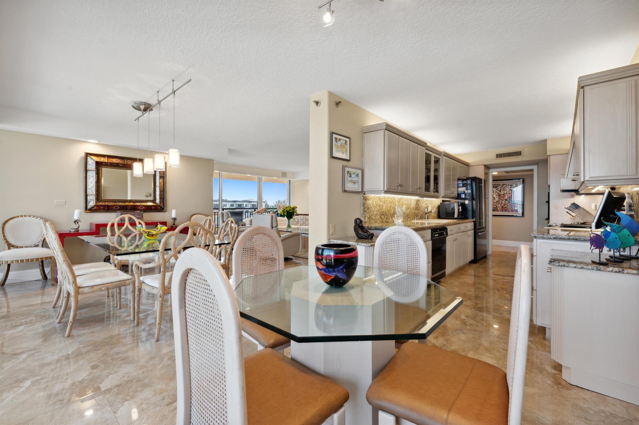 YACHT & RACQUET CLUB OF B - Residential