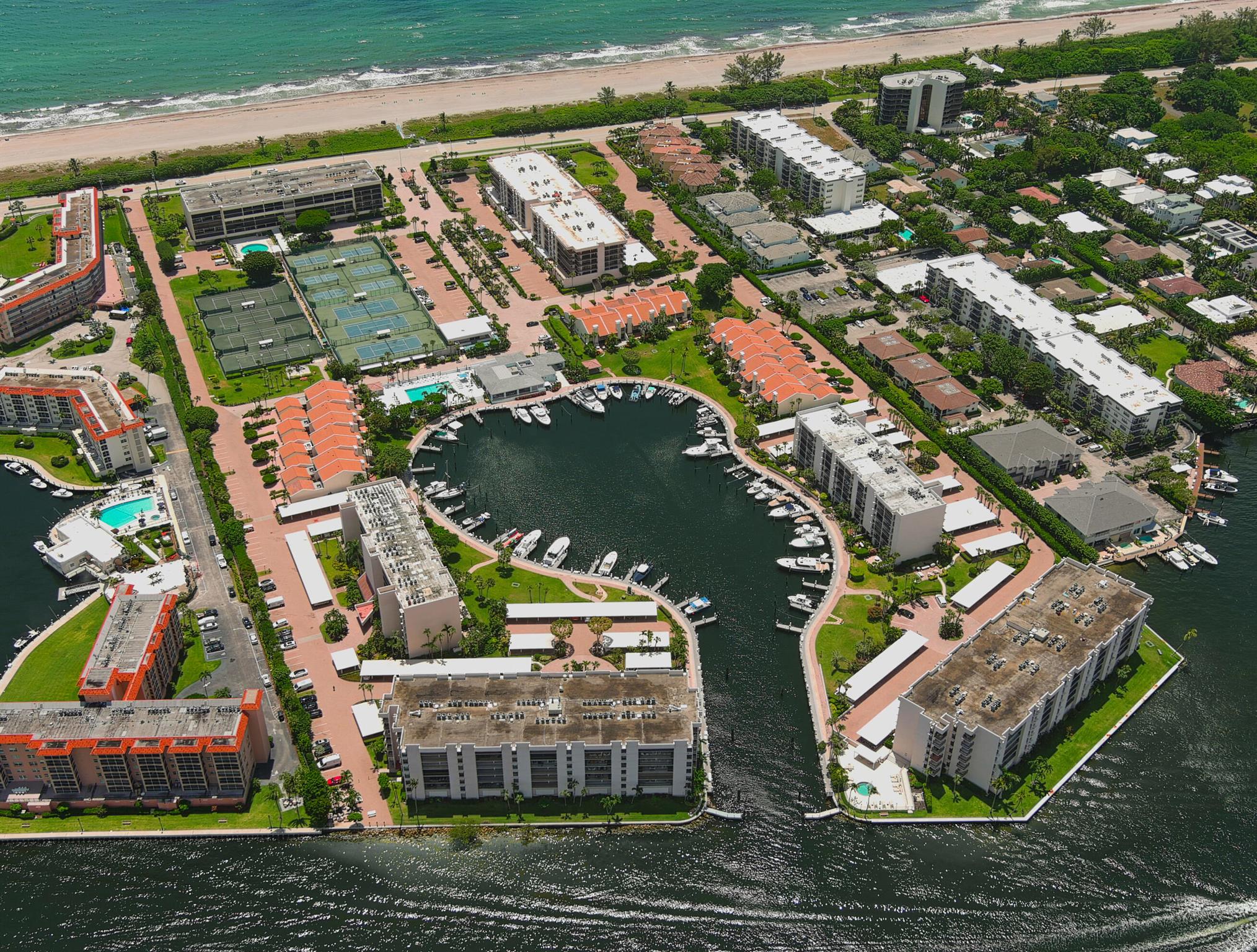 YACHT & RACQUET CLUB OF B - Residential