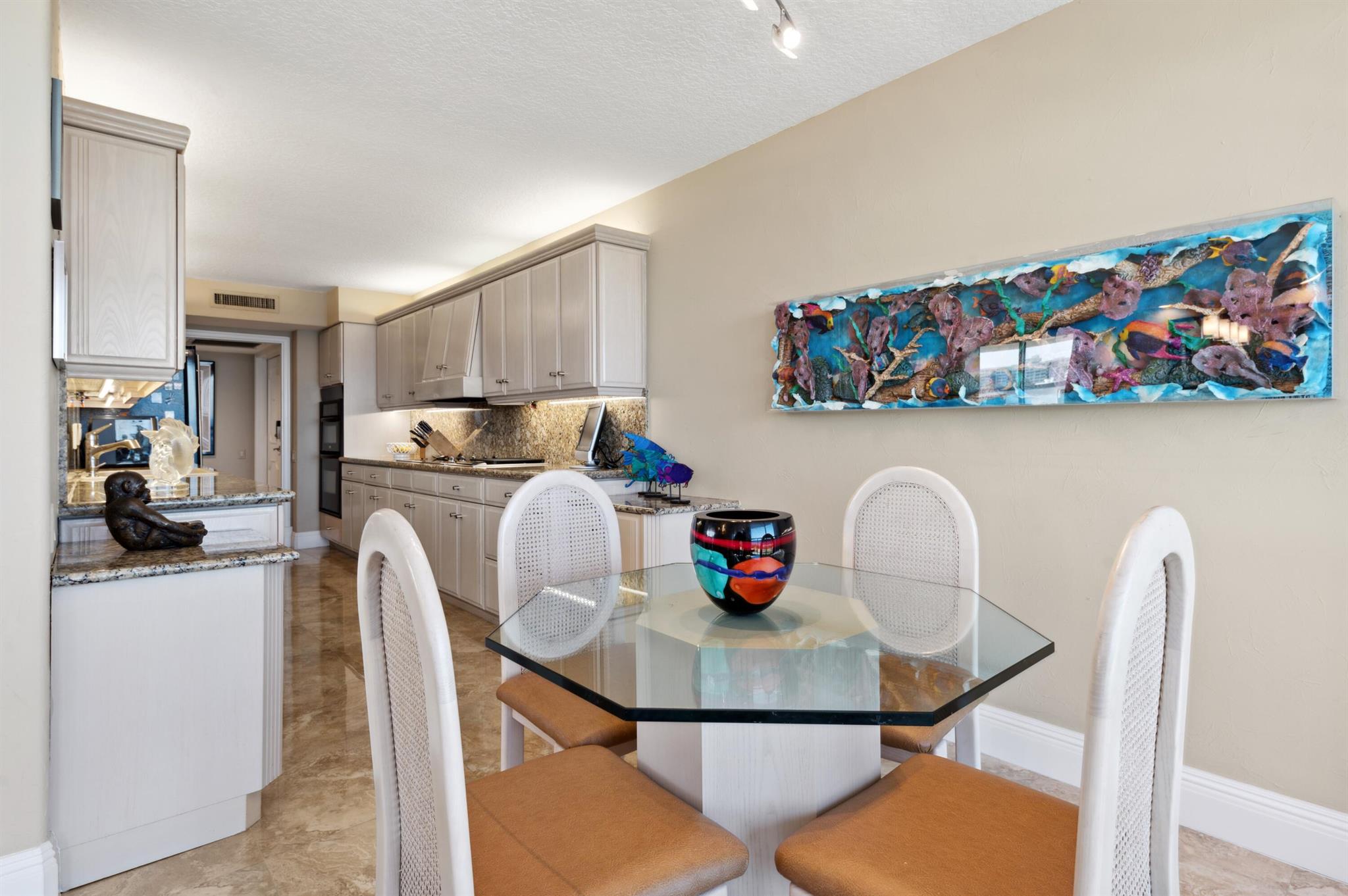 YACHT & RACQUET CLUB OF B - Residential