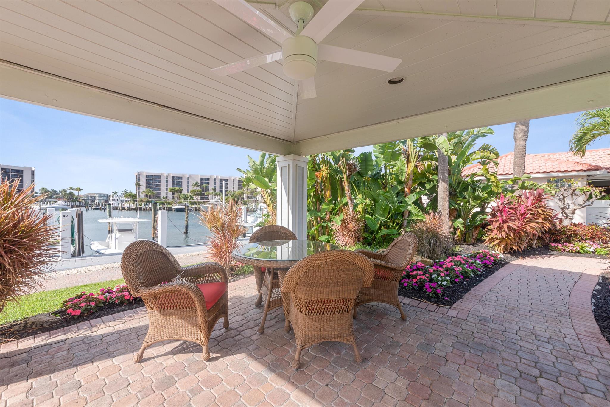 YACHT & RACQUET CLUB OF B - Residential