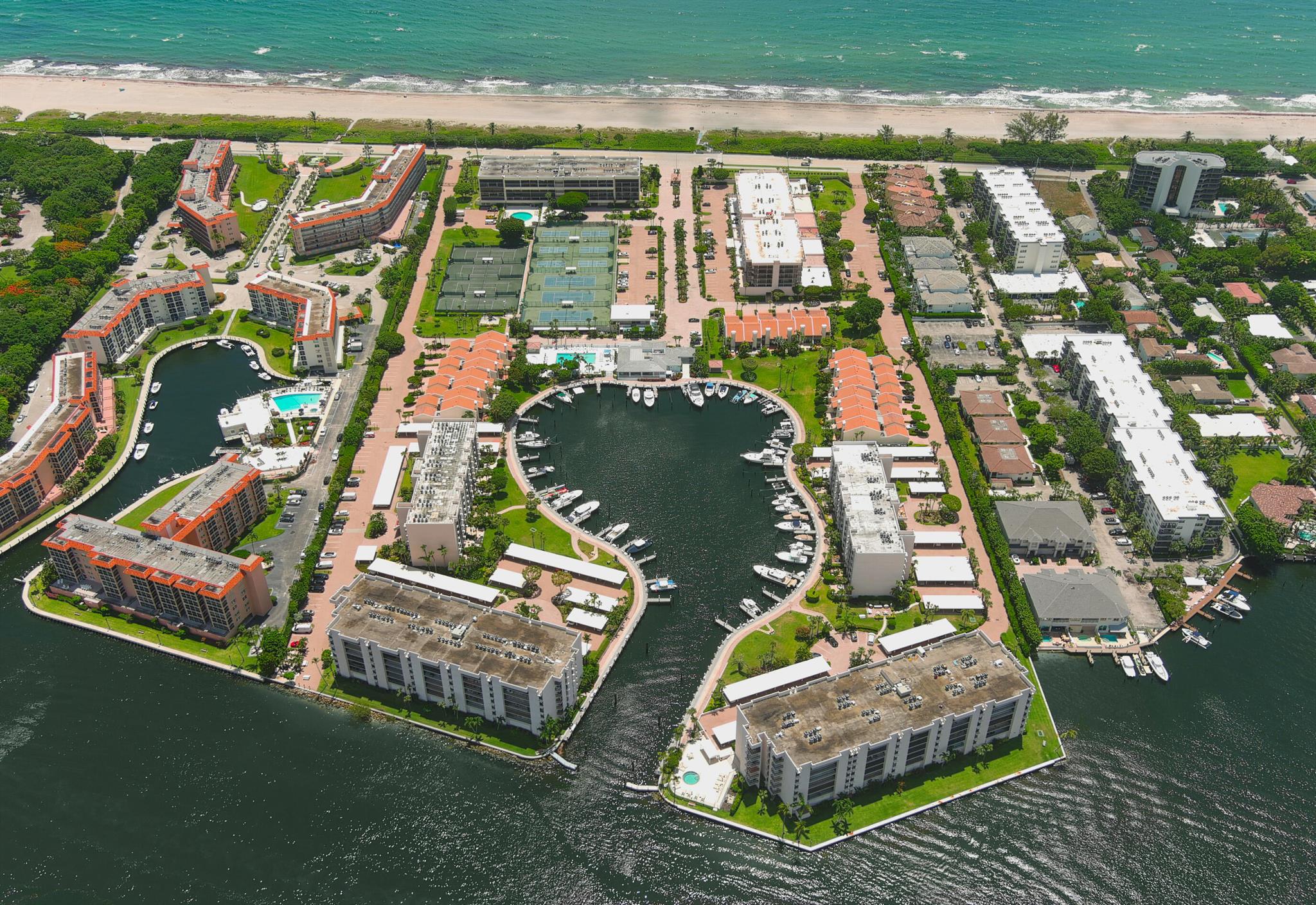 YACHT & RACQUET CLUB OF B - Residential