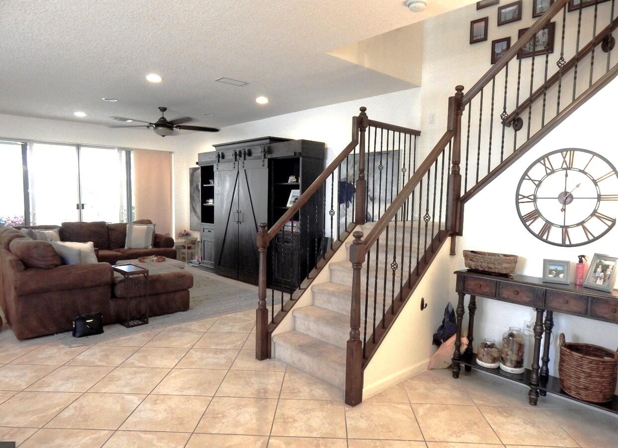 CENTRA BLUE LAKE TOWNHOMES - Residential