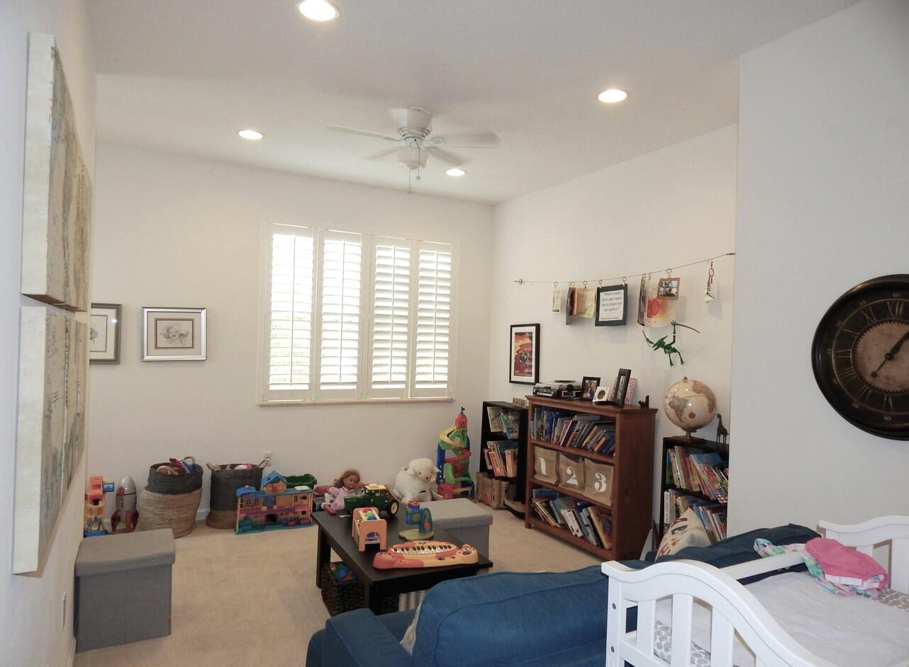 CENTRA BLUE LAKE TOWNHOMES - Residential