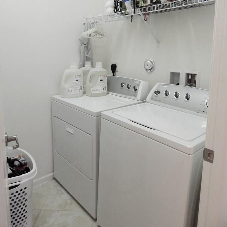 CENTRA BLUE LAKE TOWNHOMES - Residential