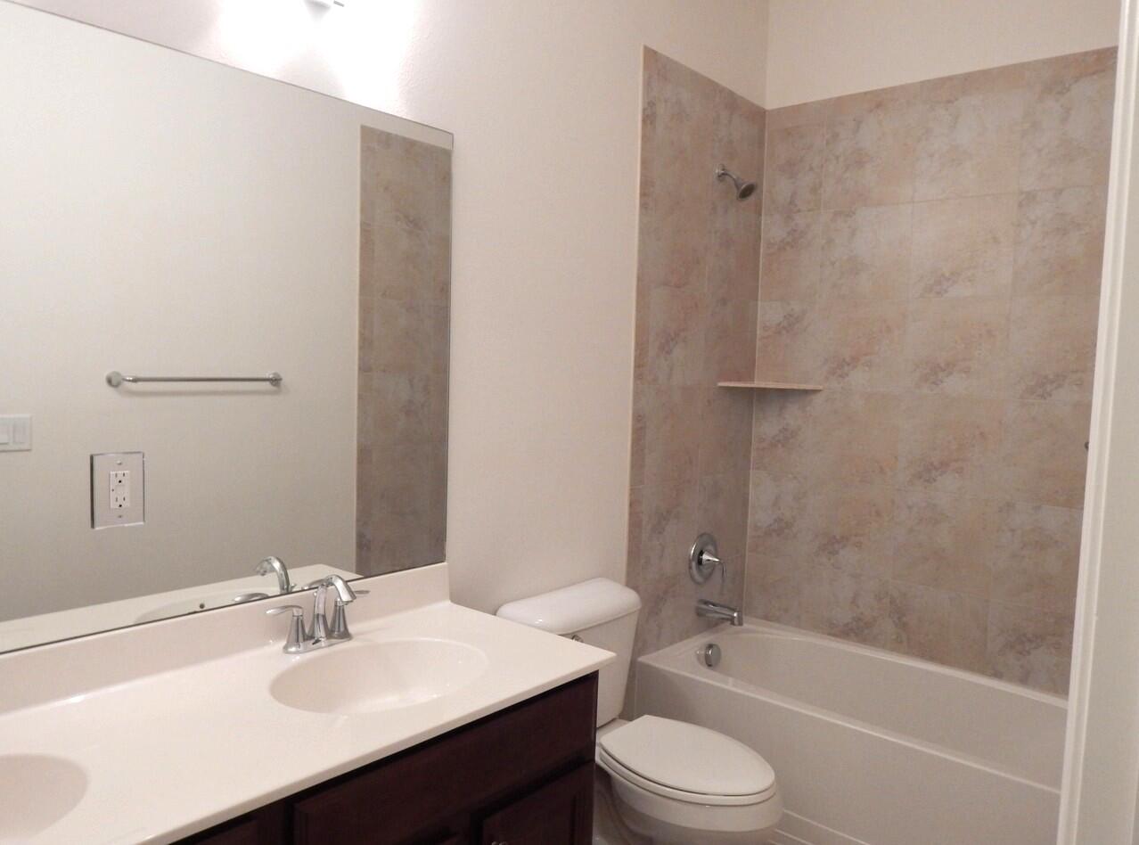 CENTRA BLUE LAKE TOWNHOMES - Residential