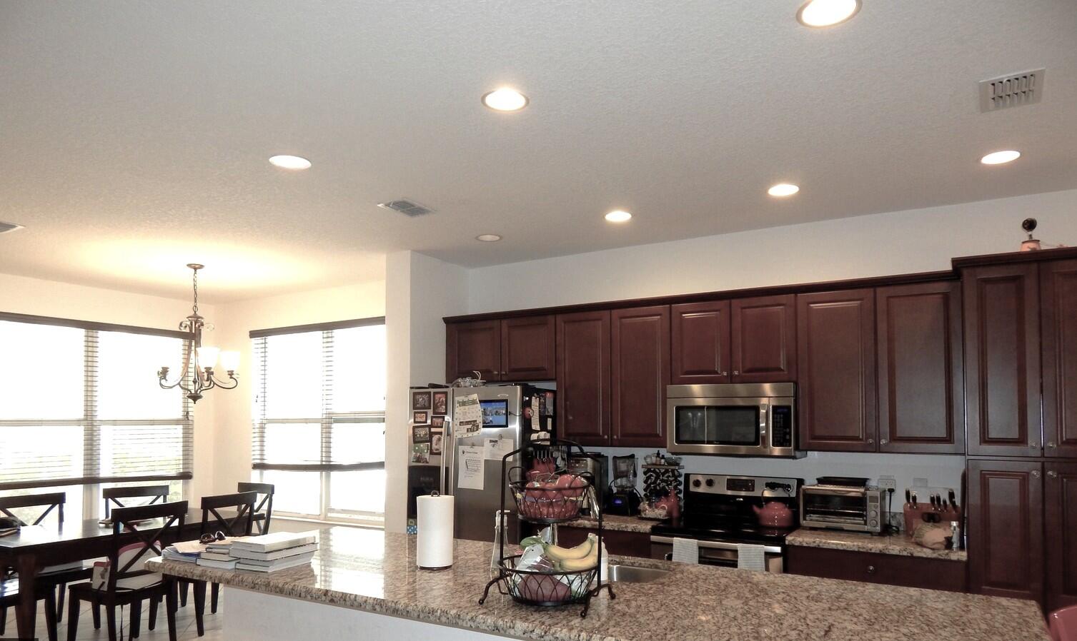 CENTRA BLUE LAKE TOWNHOMES - Residential