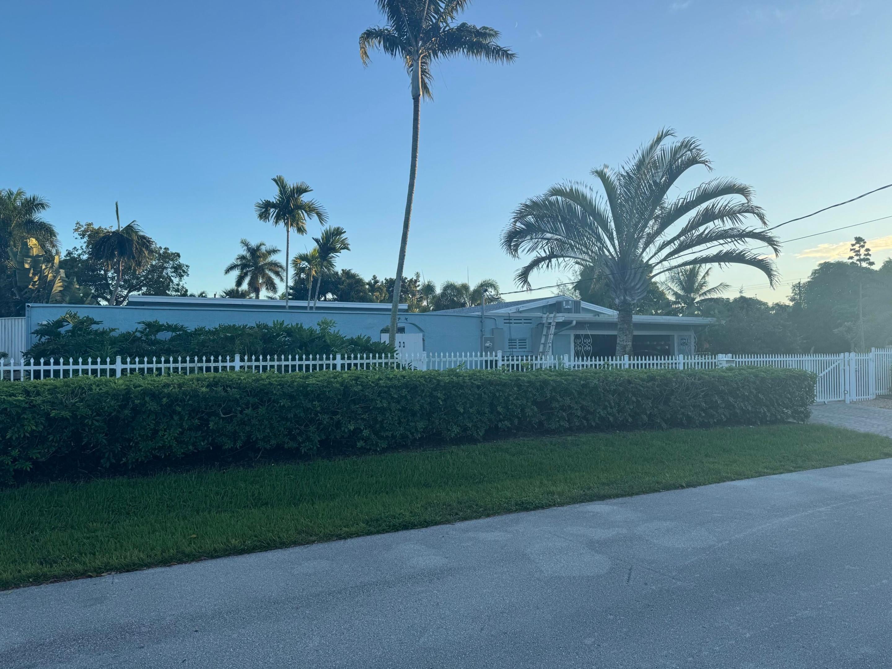 1744 W LAS OLAS Boulevard