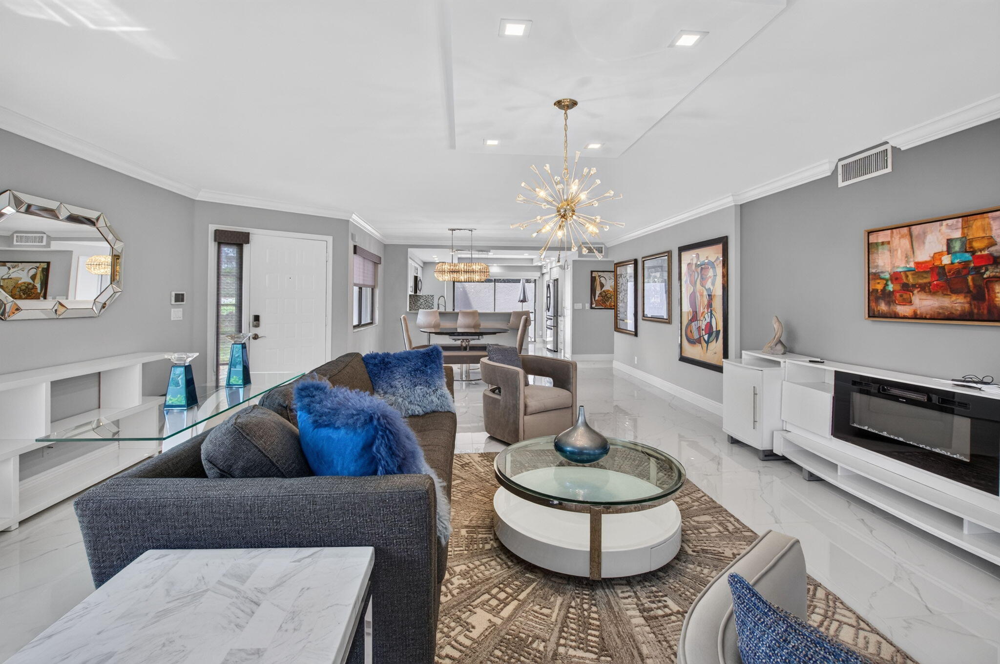 7338 CLUNIE Place 13702