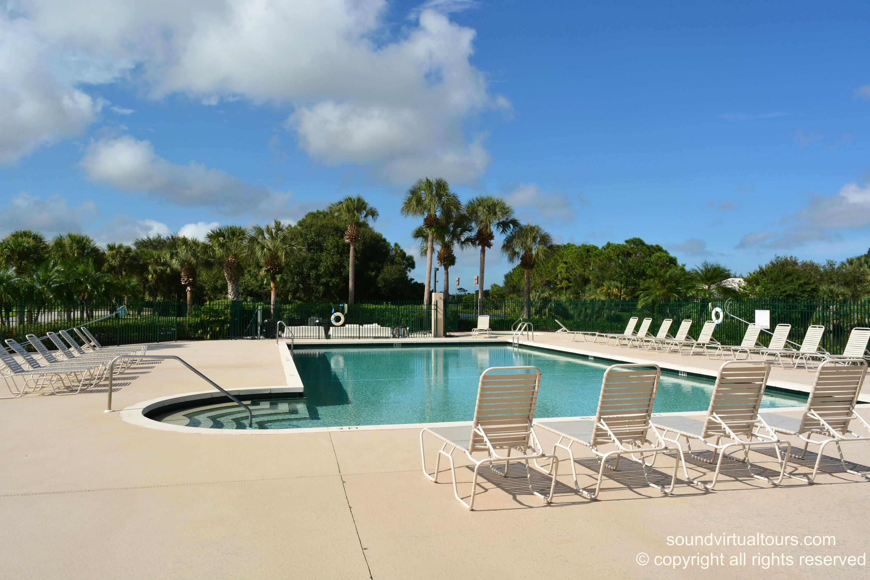 DOUBLE TREE - Residential