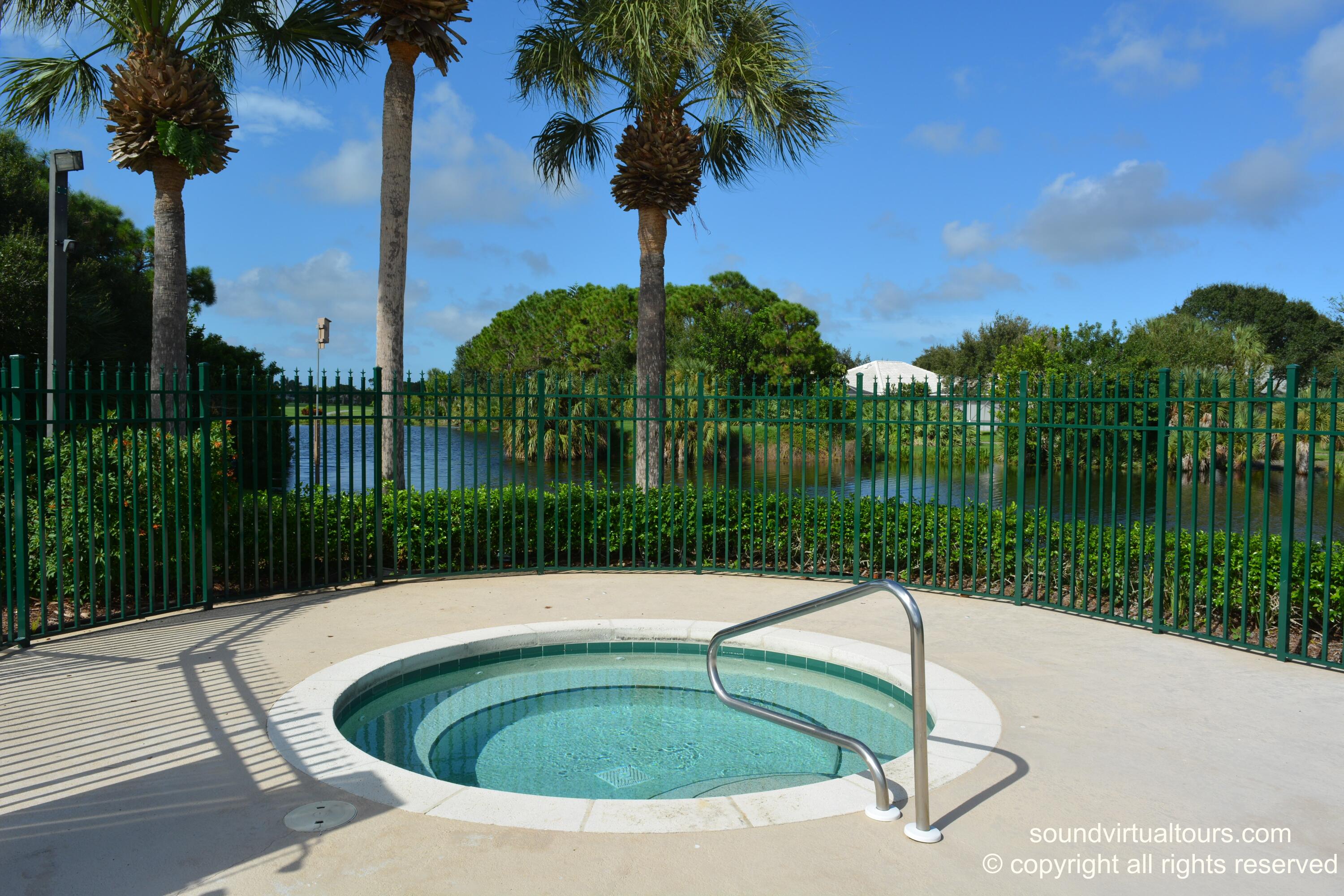DOUBLE TREE - Residential