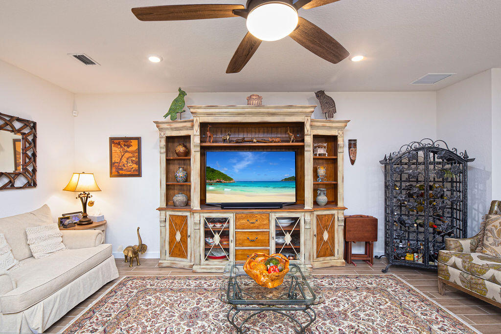 JENSEN VILLAGE - Residential