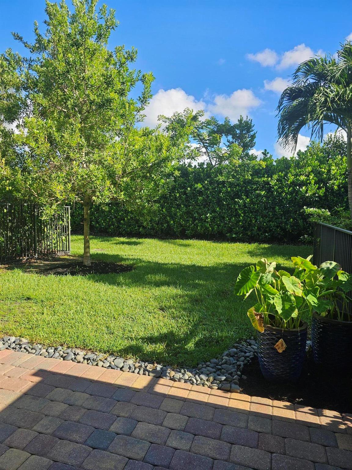 FIELDS AT GULFSTREAM POLO - Residential Lease