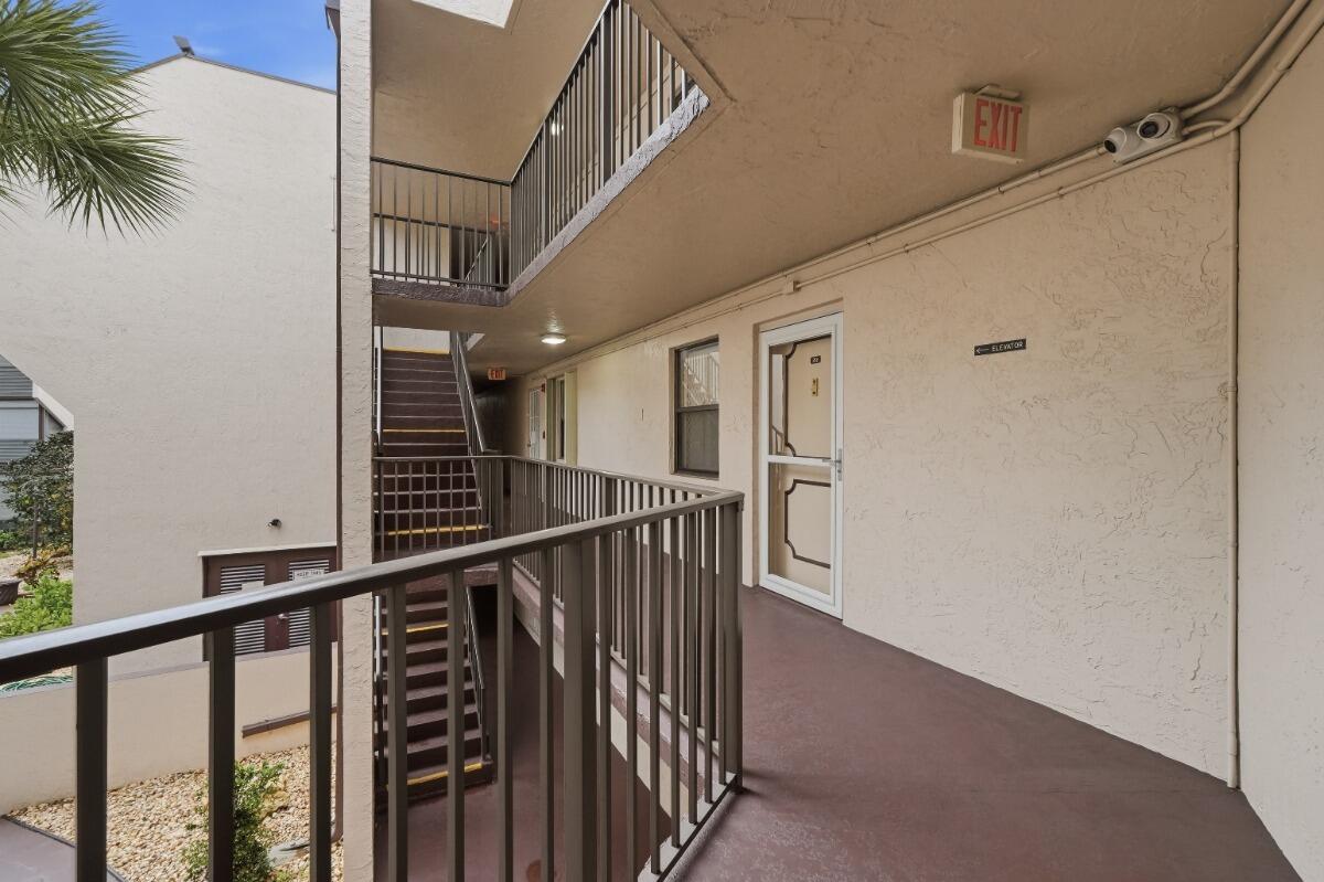 6751 N University Drive Unit 212