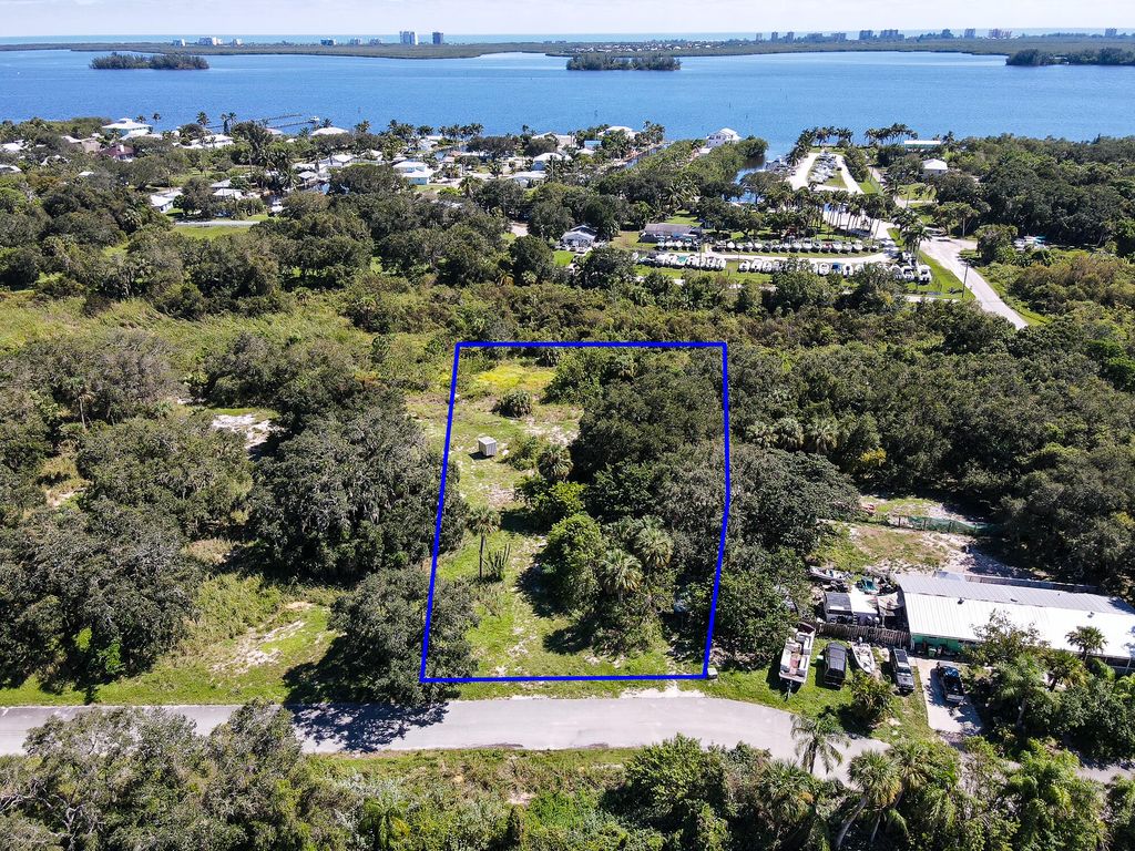 Photo of 4104 Mariner Oaks Way, Fort Pierce, FL 34946 (MLS # B26009418)