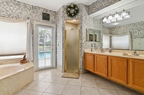 A home in Loxahatchee