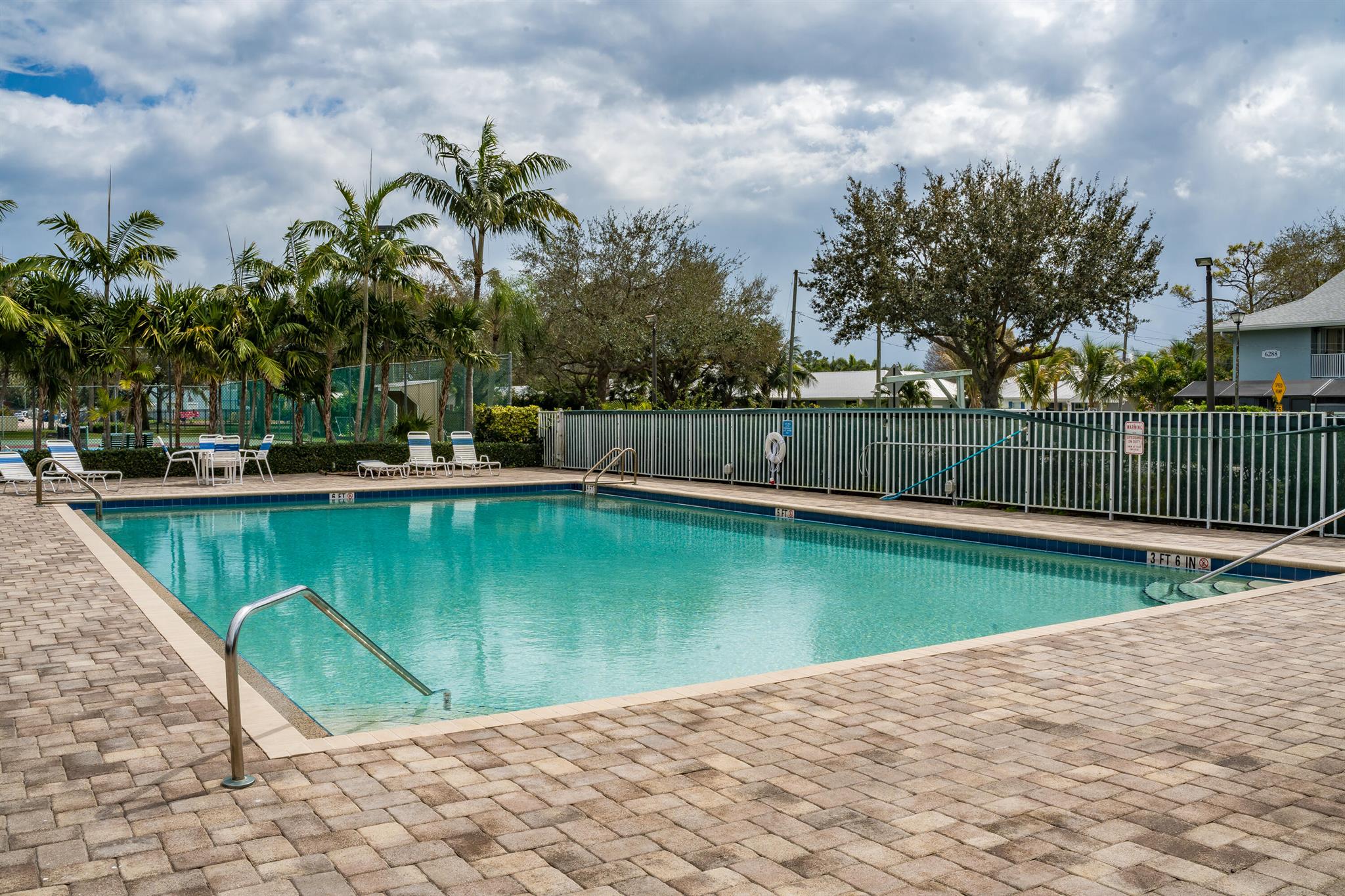 RIVERWALK 3 - Residential