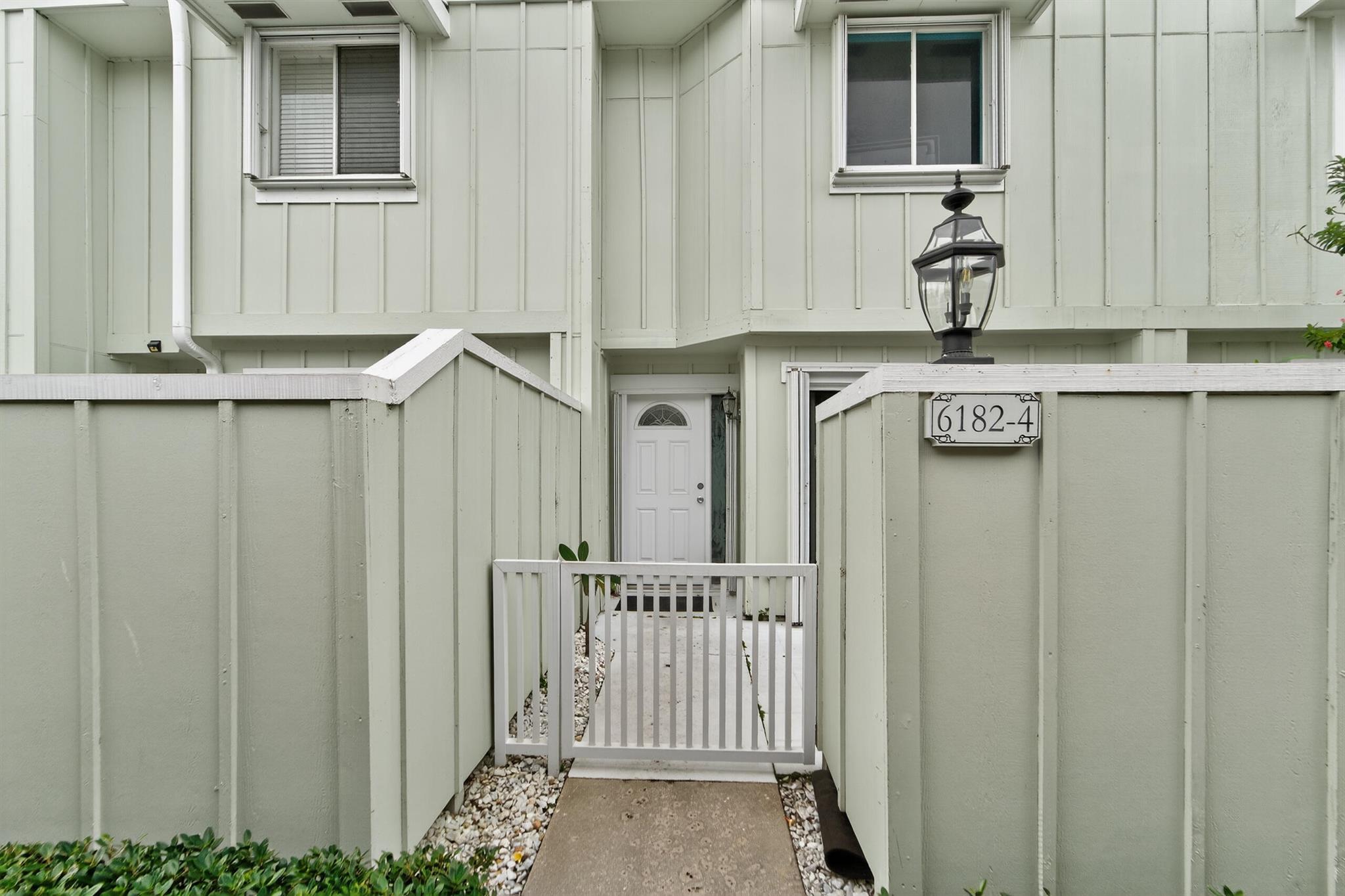 View photos, virtual tours, details... 6182 Riverwalk Lane 4