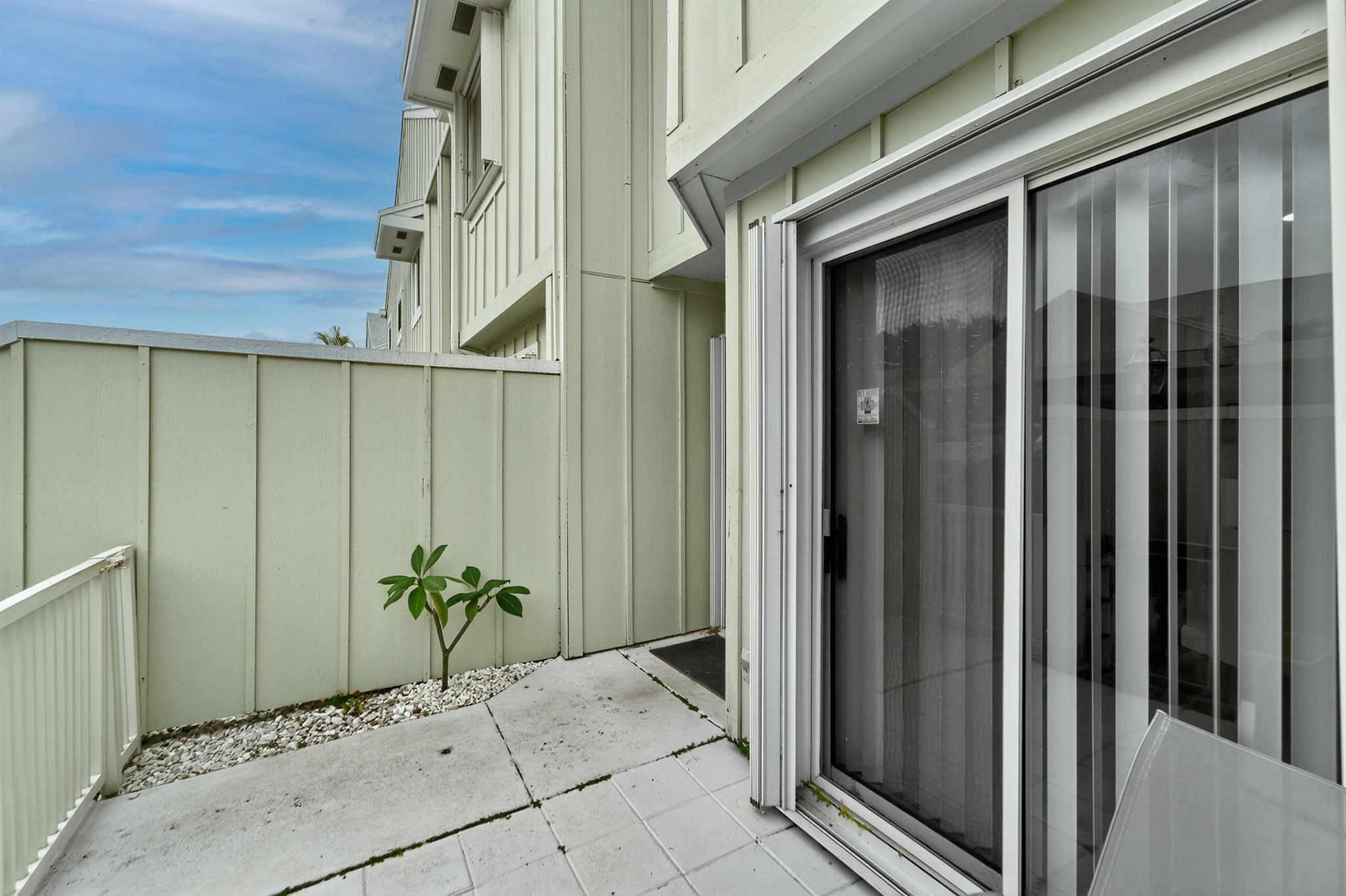 RIVERWALK 3 - Residential